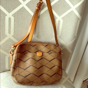Fossil crossbody bag - lots of compartments!